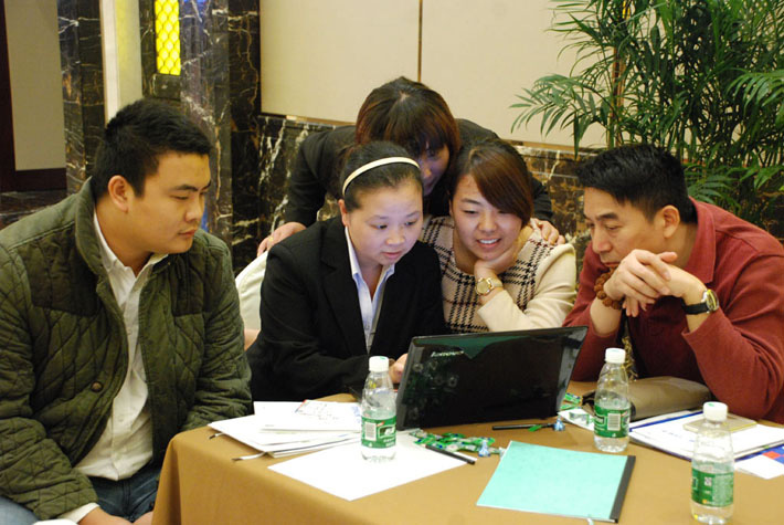 高瞻遠矚，移攬?zhí)煜? 2014年百度移動推廣峰會會議報道